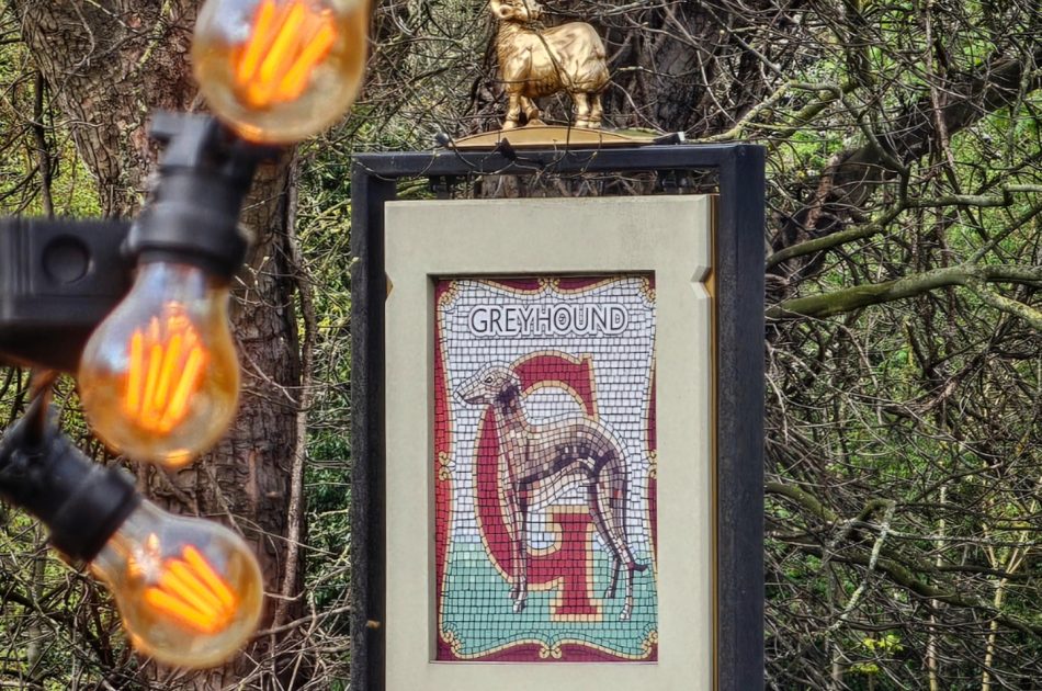 🎥 4K Video: Hidden secret of South London pub
