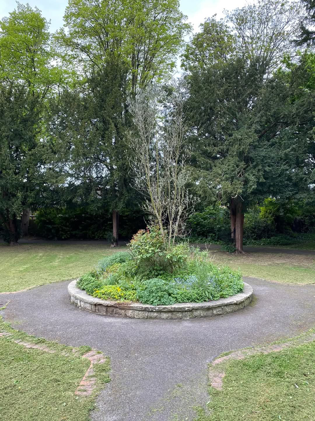 Site of the old fountain? © Chris Pocock