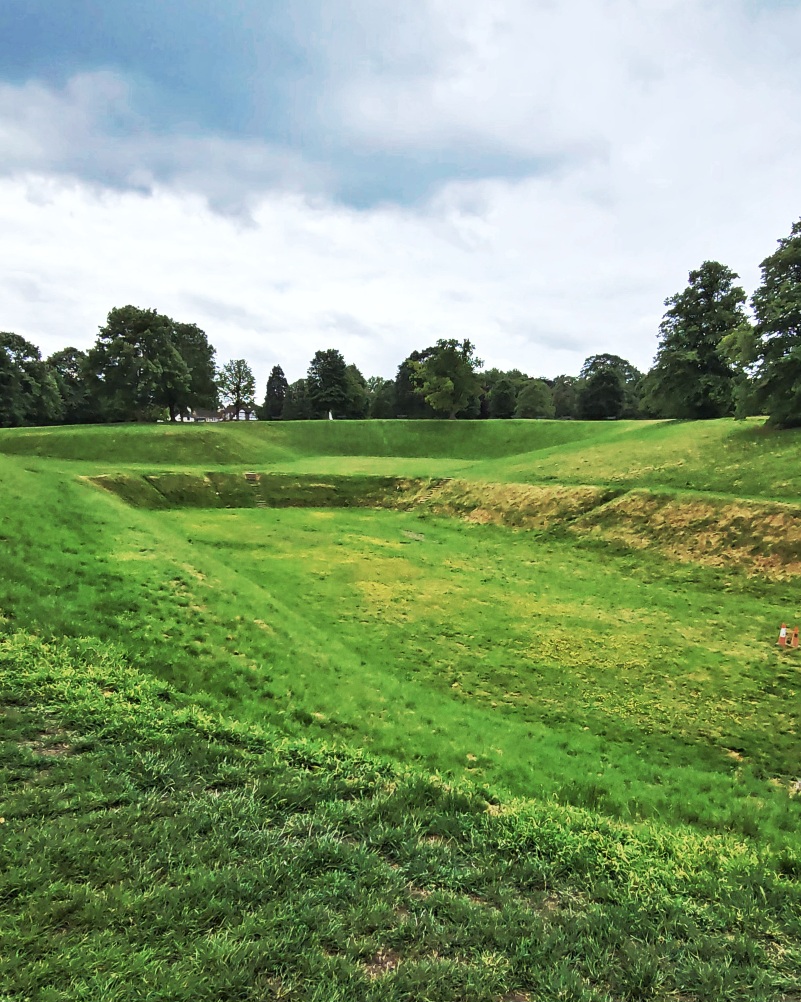 Does this finally solve the mystery of that big hole in Carshalton Park?
