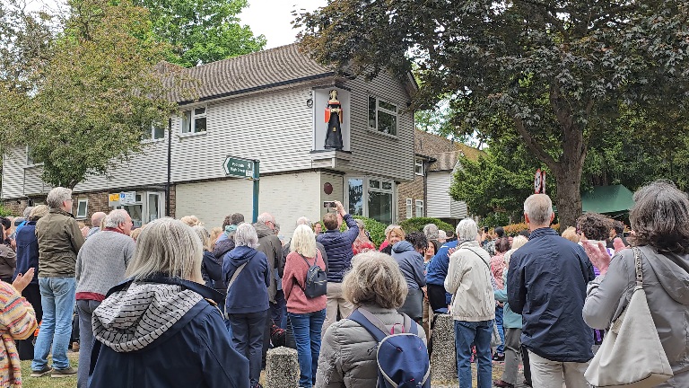Crowd turn up for long-awaited return of the Anne Boleyn Statue